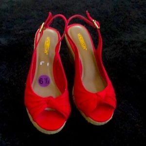 Fabric red wedge heel shoe.